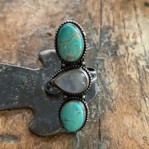 3 stone ring free people size 5 preowned